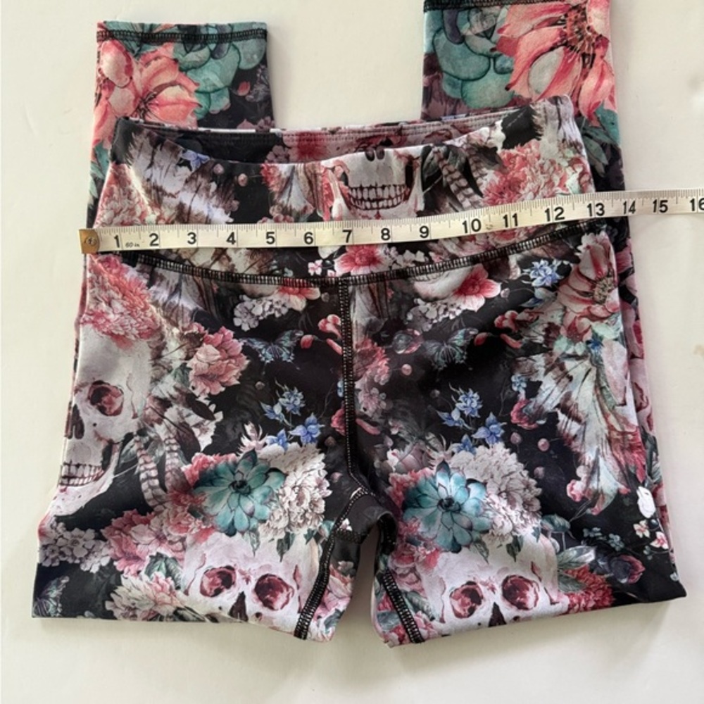 EVOLUTION & CREATION FLORAL SKULL LEGGINGS WOMENS SIZE SMALL